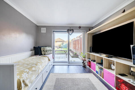 1363902-2-68e786e...