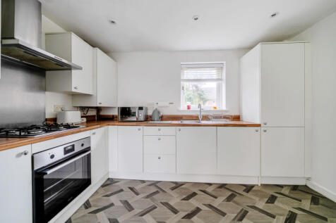 1376468-1-6917139...