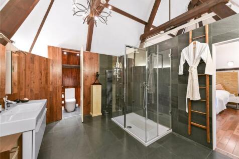 Principal Bathroom
