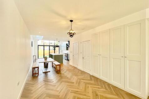 WhatsApp Image 2025-05-01 at 11.41.22 (1).jpeg