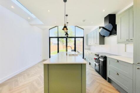 WhatsApp Image 2025-05-01 at 11.29.25 (3).jpeg