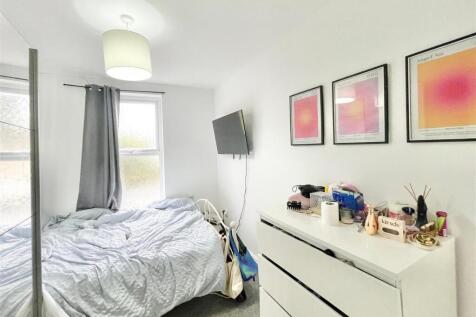 WhatsApp Image 2025-09-18 at 14.14.55.jpeg