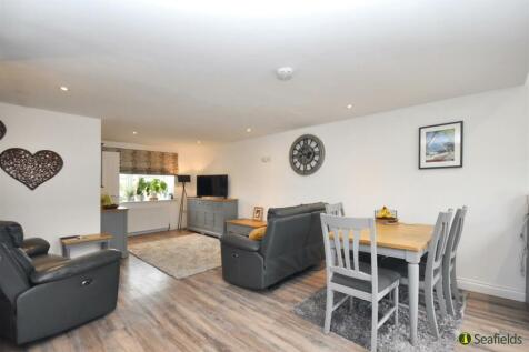 Sitting/Dining room