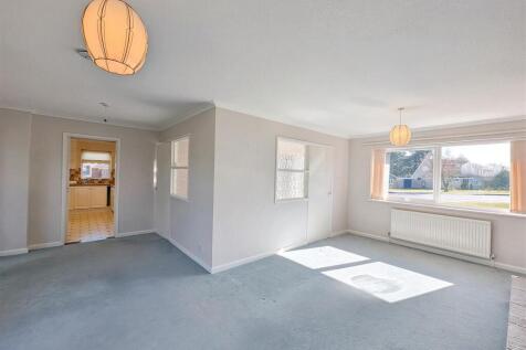 Sitting/Dining Room