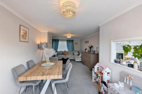 Sitting/Dining Room