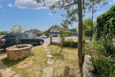 Front Garden &amp; Drive