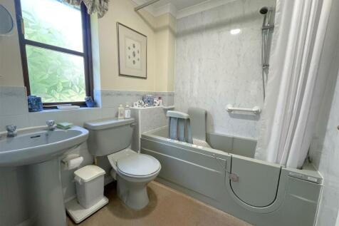 bathroom.JPG