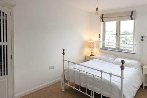 4. Bedroom (white walls).jpg