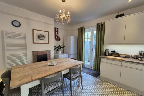 kitchen 3.jpg