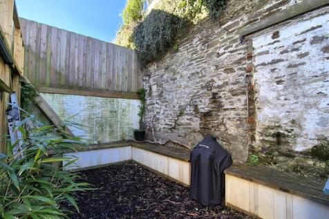 rear garden .jpg