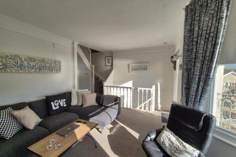 sitting room .jpg