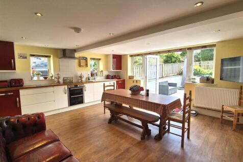 Kitchen dining room (3).jpg