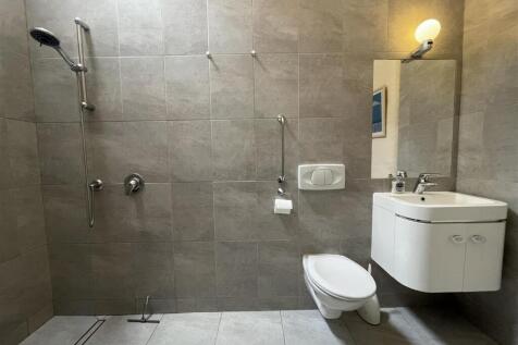 Shower Room.JPG