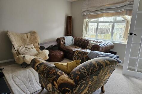 SITTING ROOM (2).jpg