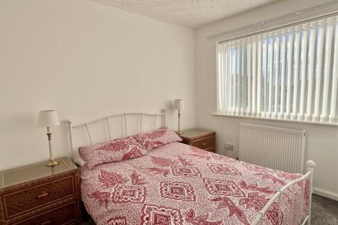 Bedroom: