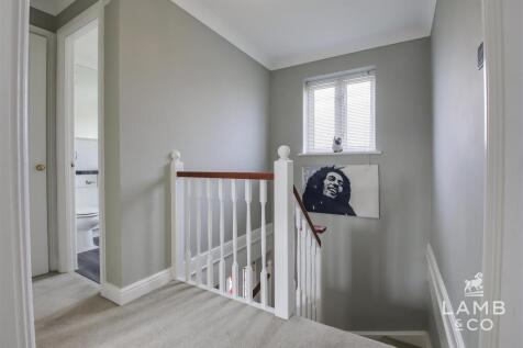 FIRST FLOOR LANDING