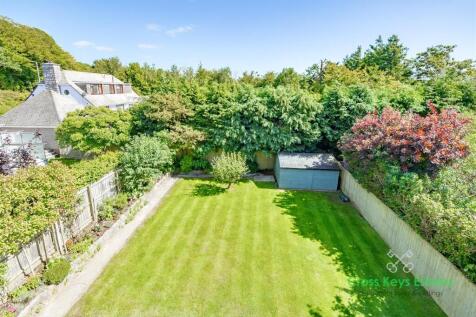Gardens &amp; Surrounding Area