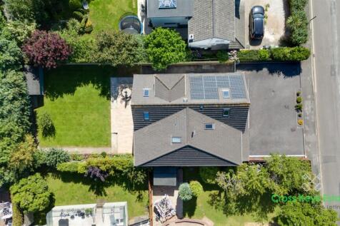 Gardens &amp; Surrounding Area