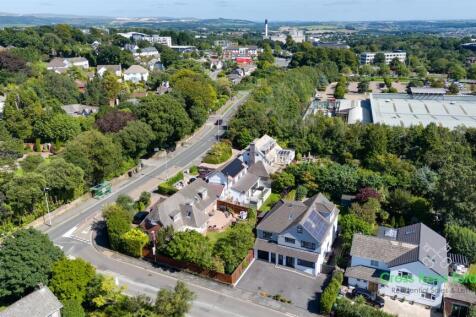 Gardens &amp; Surrounding Area