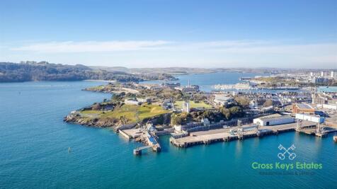 Gardens &amp; Waterfront Views