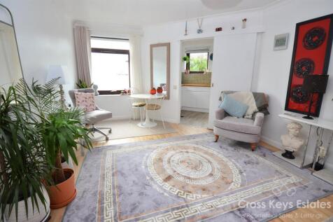 Sitting/ Dinning Room