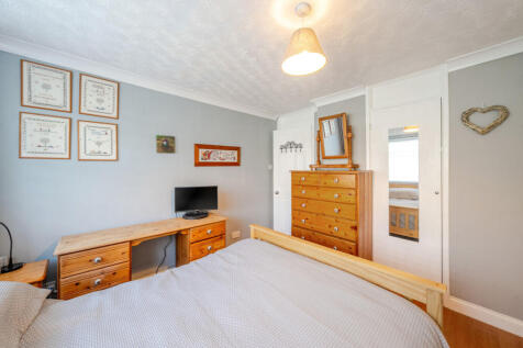 1305732-3-6863a36...