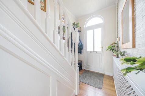 1339722-6-689a4c06df75a-ARW