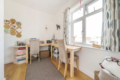 1339722-18-689a4c166a73a-ARW