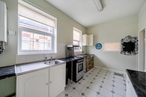 1376708-2-690b4cdfb2331