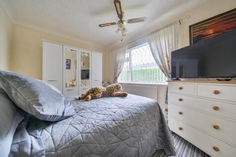 1386492-28-692d8cda0375a-ARW-1