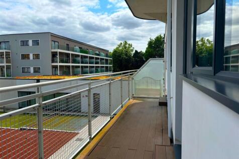 Korda House - Balcony.jpg