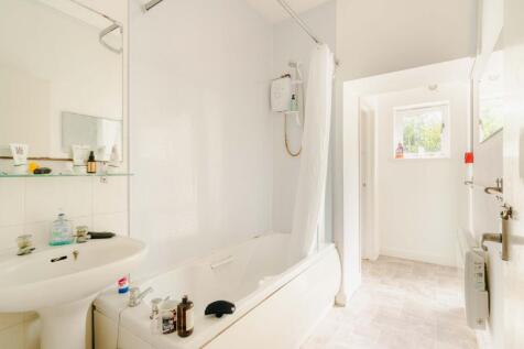 Garden Flat - Bathroom