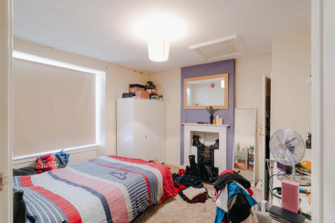 Top Floor Flat - Bedroom