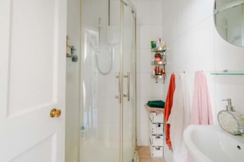 Top Floor Flat - Bathroom