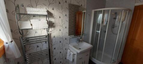 Family showerroom 2.jpg