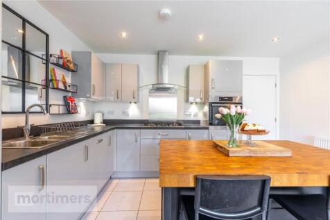 Kitchen/Dining