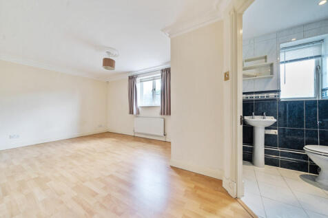 1302991-12-683d7d...