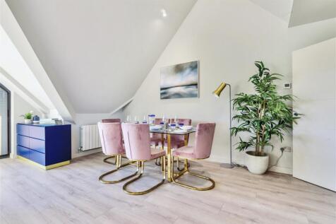Dining Area.jpg