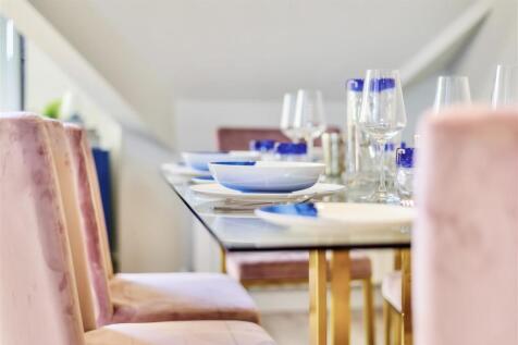 Dining Table.jpg