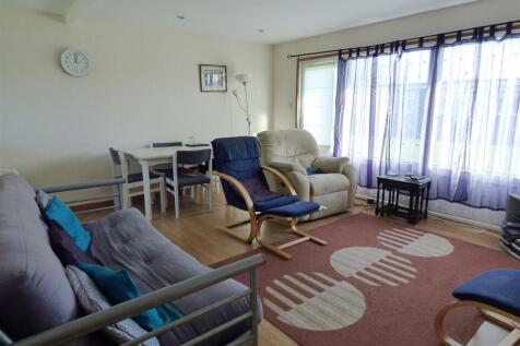 121 Norton Park Lounge.jpg