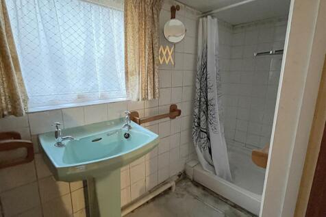 Shower Room.jpg