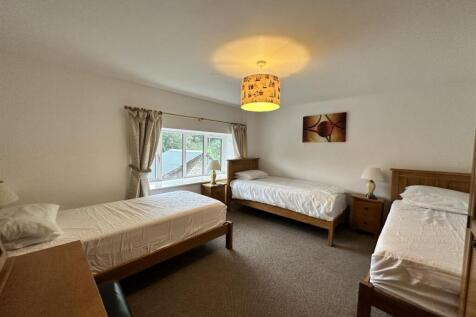 Bedroom 2.JPEG