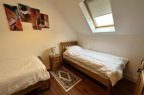 Bedroom 4.JPEG