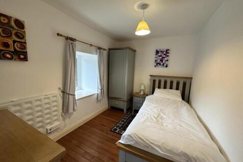 Bedroom 2.JPEG
