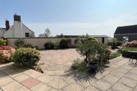 Communal Patio 2.jpg