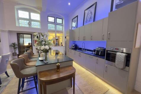 Kitchen/Living/Dining