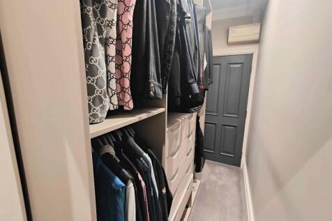 Walk In Wardrobe