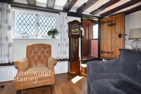 Living room and entrance