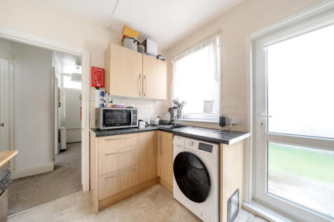 1265664-11-684bee...