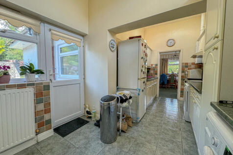 Kitchen (2)